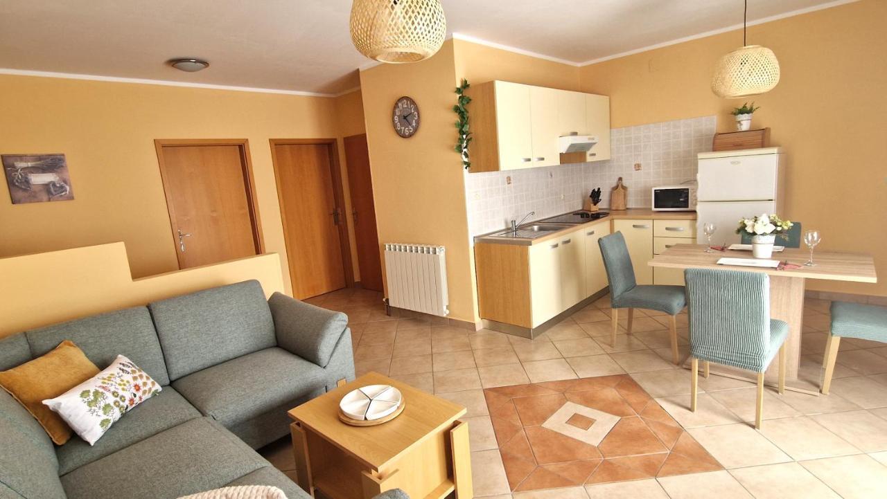 Apartments Ana & Ivan Krk Town Exterior photo