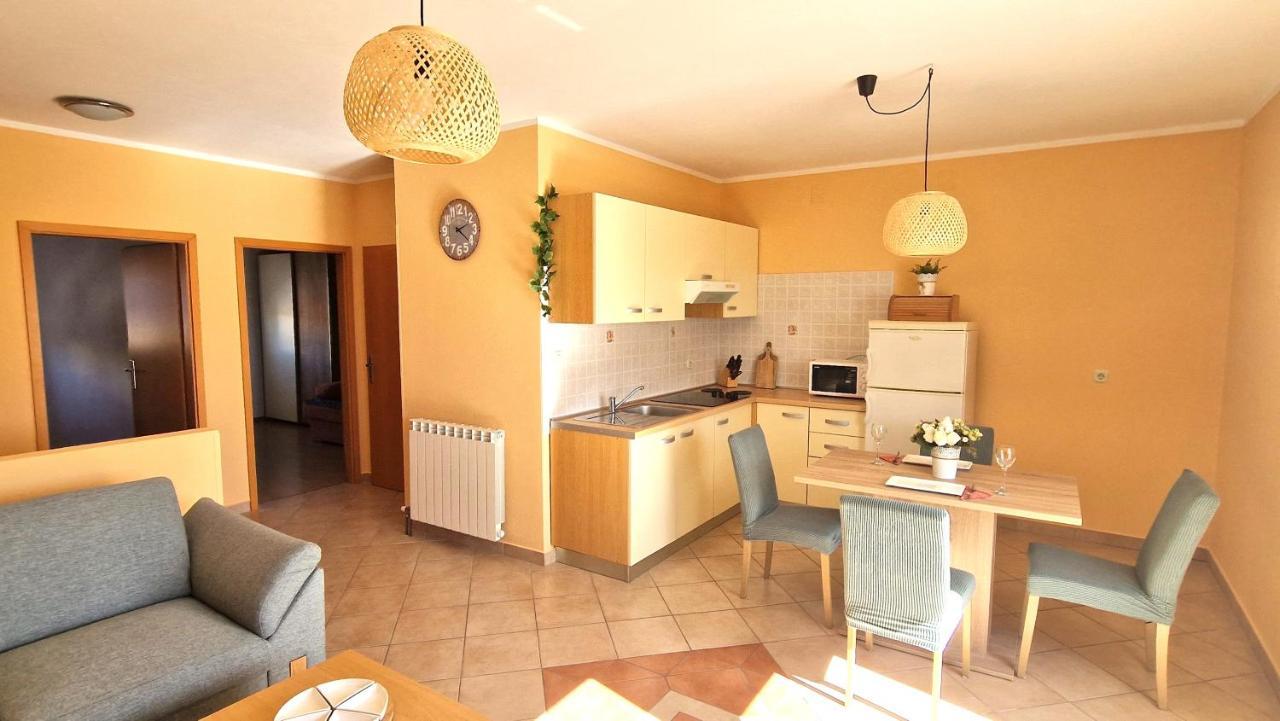 Apartments Ana & Ivan Krk Town Exterior photo