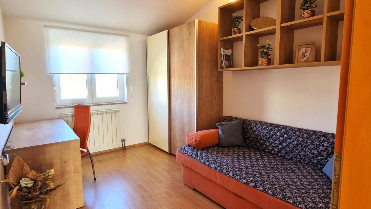Apartments Ana & Ivan Krk Town Exterior photo